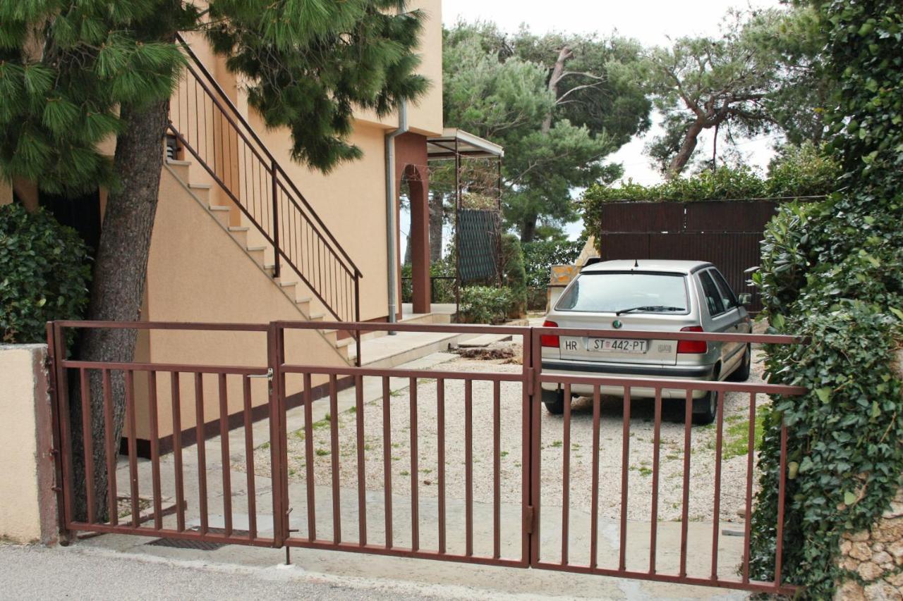 Apartments By The Sea Nemira, Omis - 5884 Tice Extérieur photo