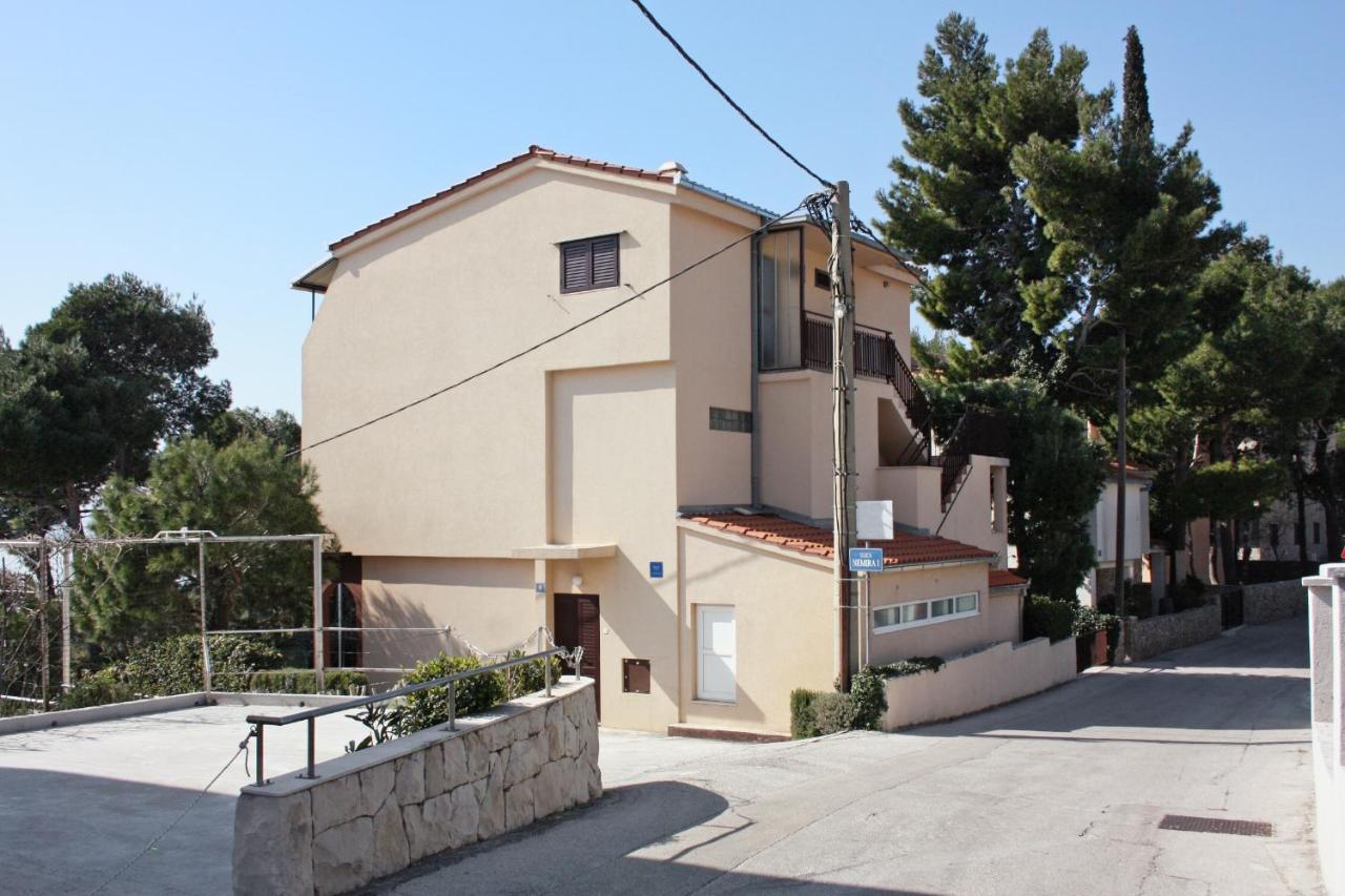 Apartments By The Sea Nemira, Omis - 5884 Tice Extérieur photo