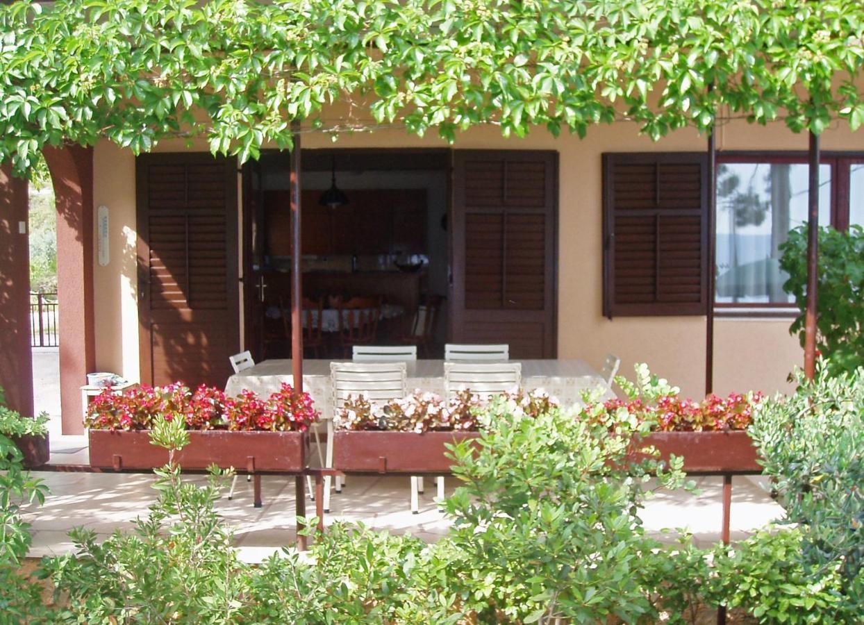Apartments By The Sea Nemira, Omis - 5884 Tice Extérieur photo