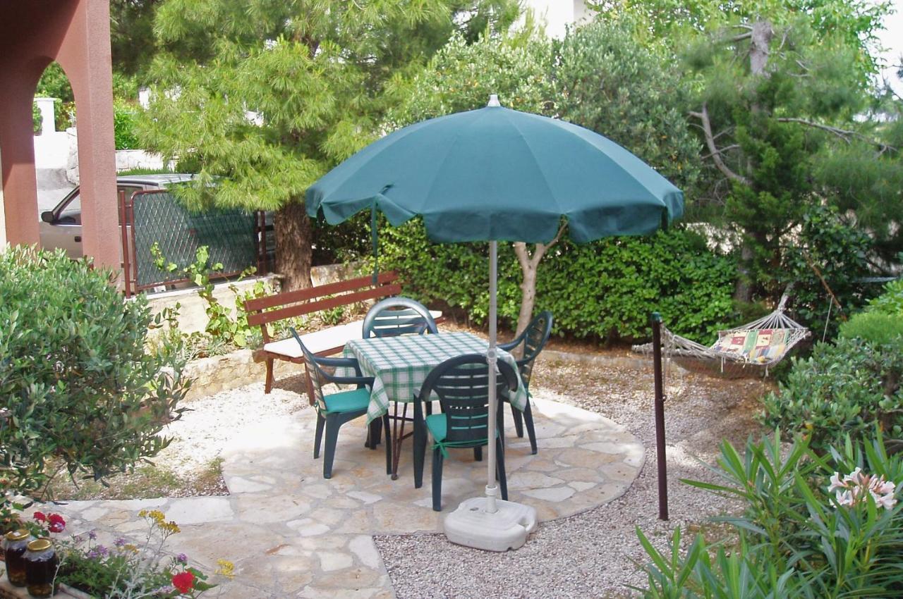 Apartments By The Sea Nemira, Omis - 5884 Tice Extérieur photo